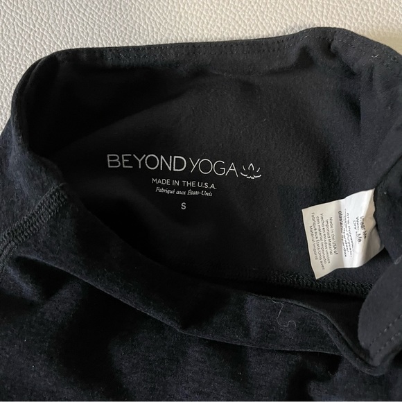 Beyond Yoga Spacedye Crossed High Waisted Midi Legging, size S. - Picture 3 of 10
